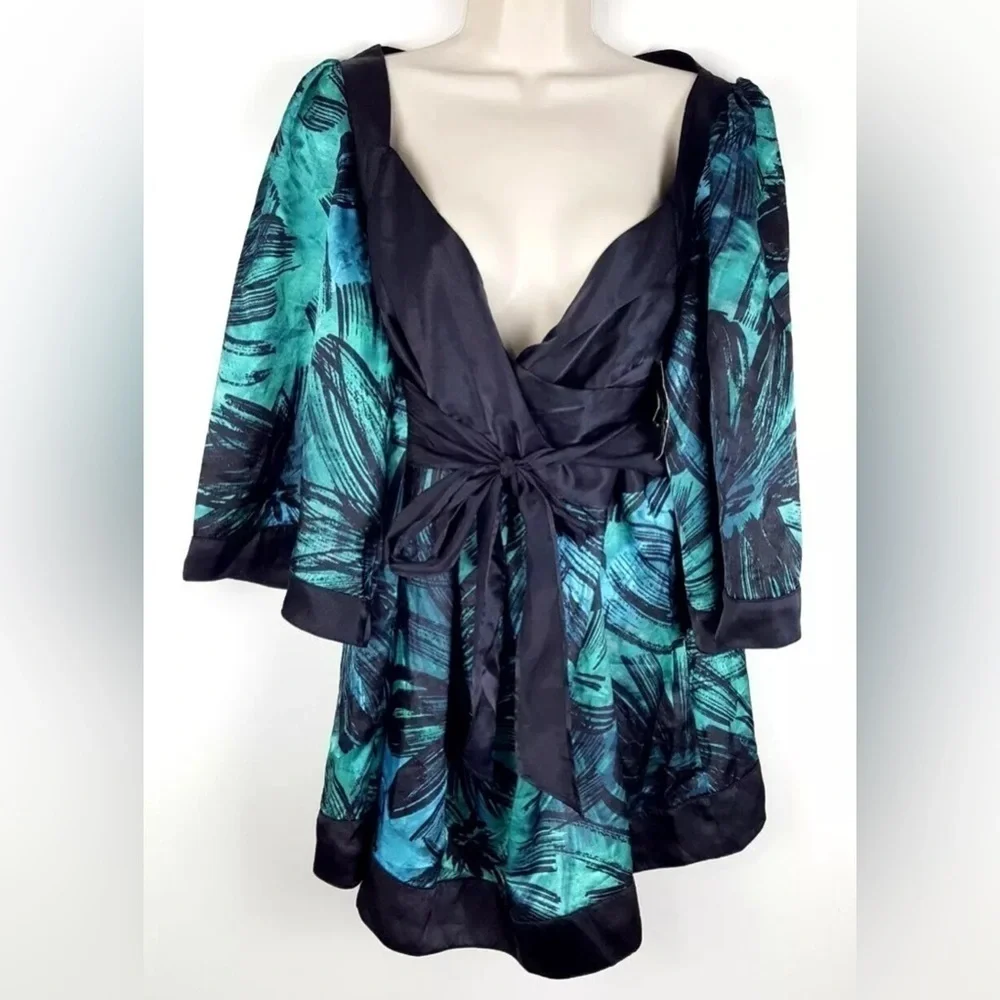 Apostrophe Green and Black Tropical Palm Print Top Large - Picture 5 of 13